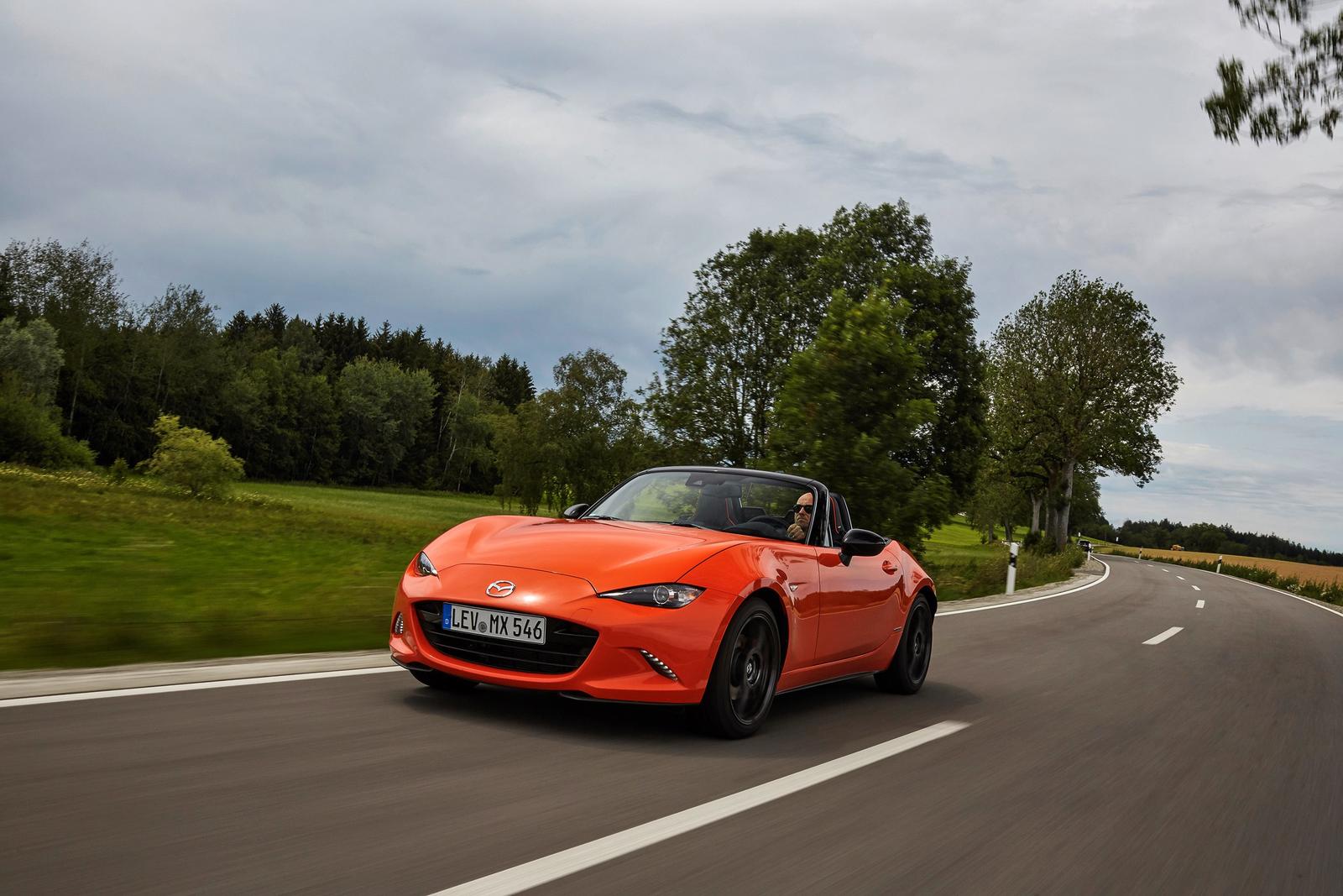 2019_MX-5_SpecialEdition_Action_002