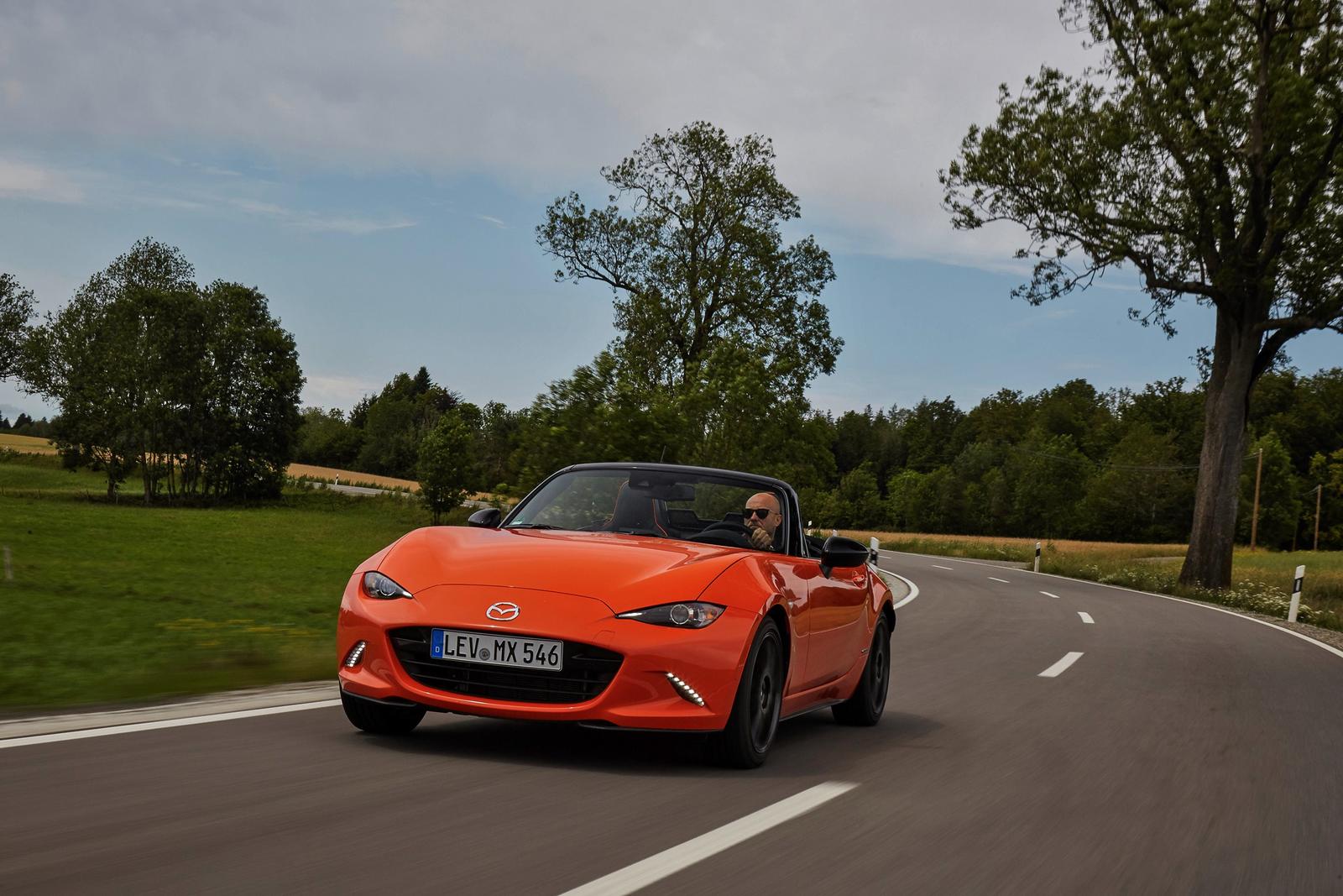 2019_MX-5_SpecialEdition_Action_003