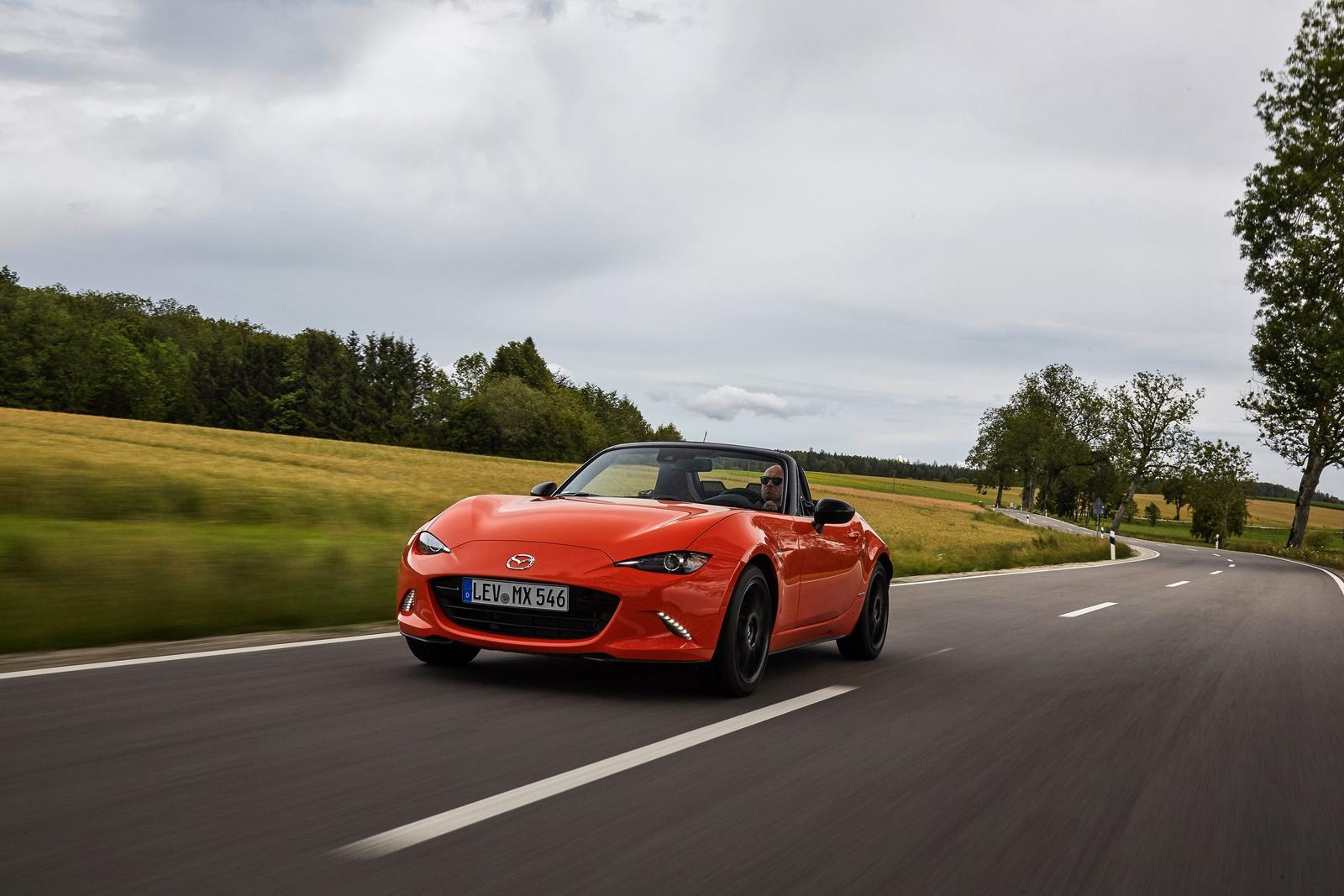 2019_MX-5_SpecialEdition_Action_007