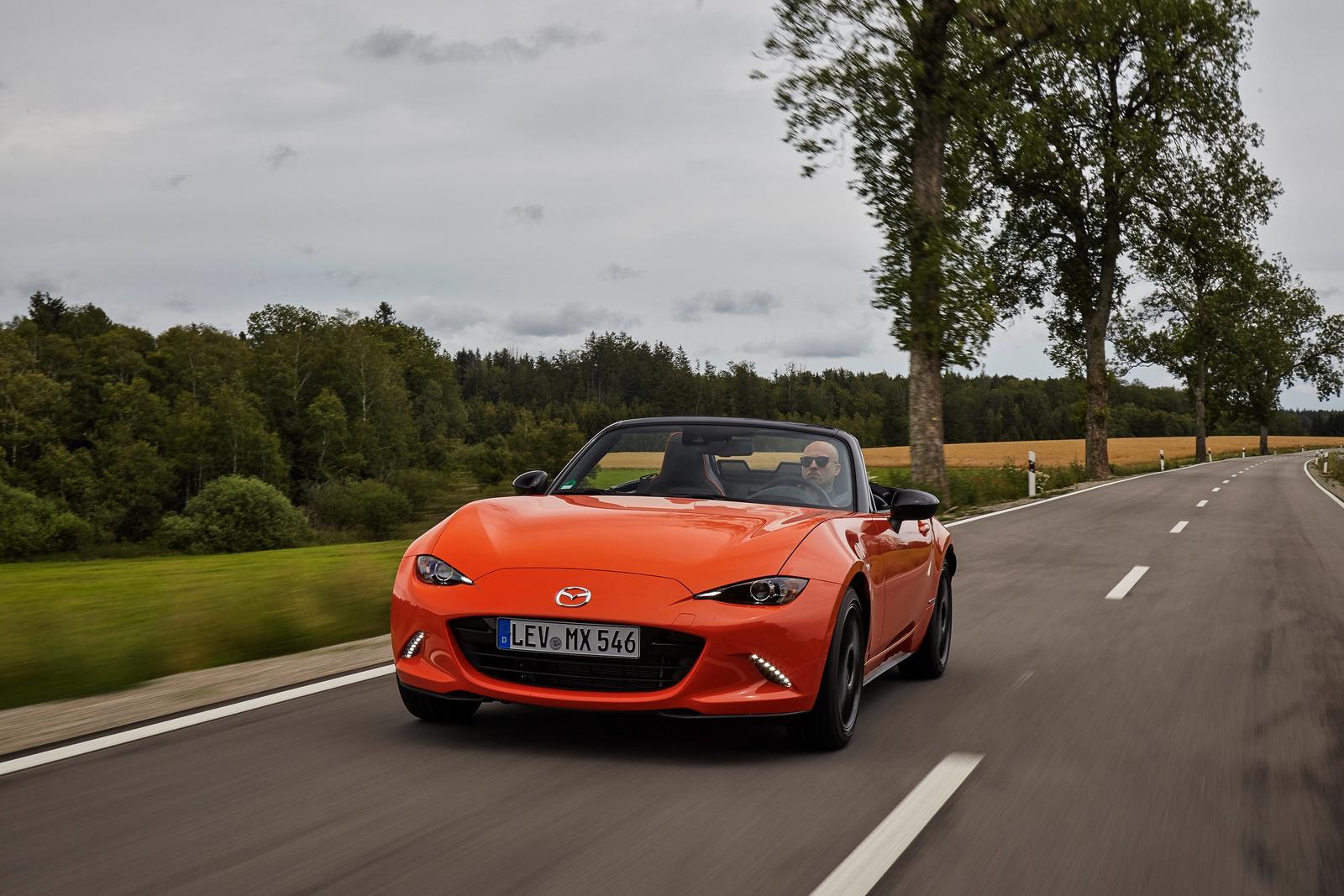 2019_MX-5_SpecialEdition_Action_008