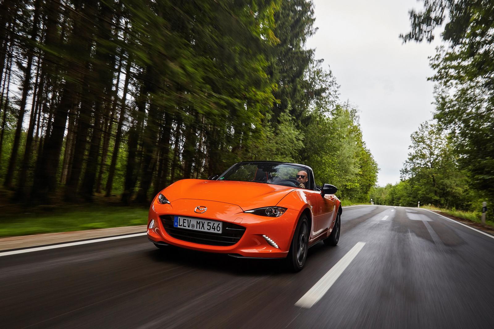 2019_MX-5_SpecialEdition_Action_009