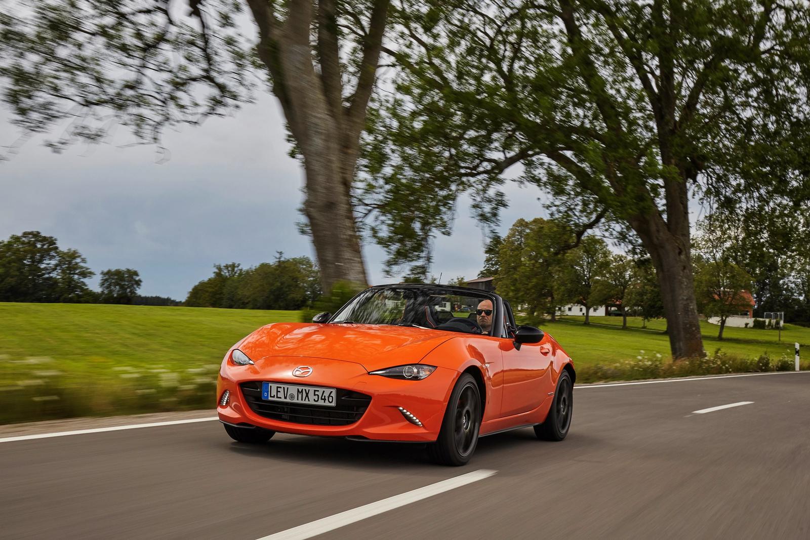 2019_MX-5_SpecialEdition_Action_025