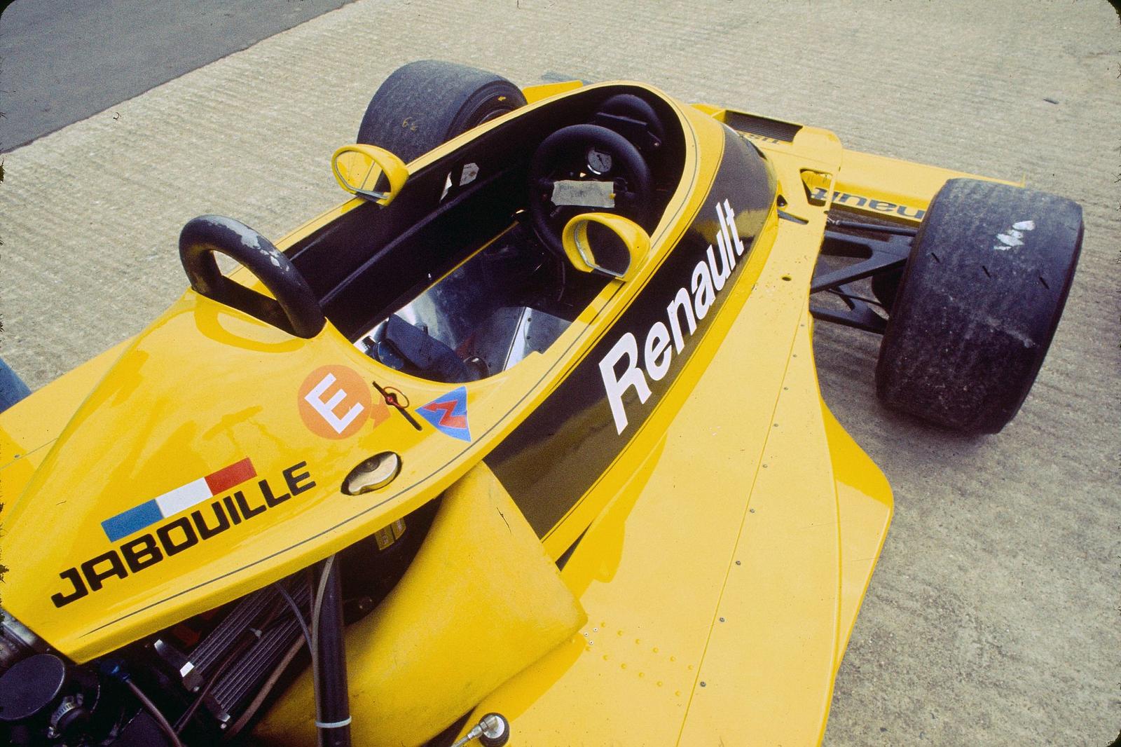 91659_1977_-_RS_01_Formula_1_and_Jean-Pierre_JABOUILLE