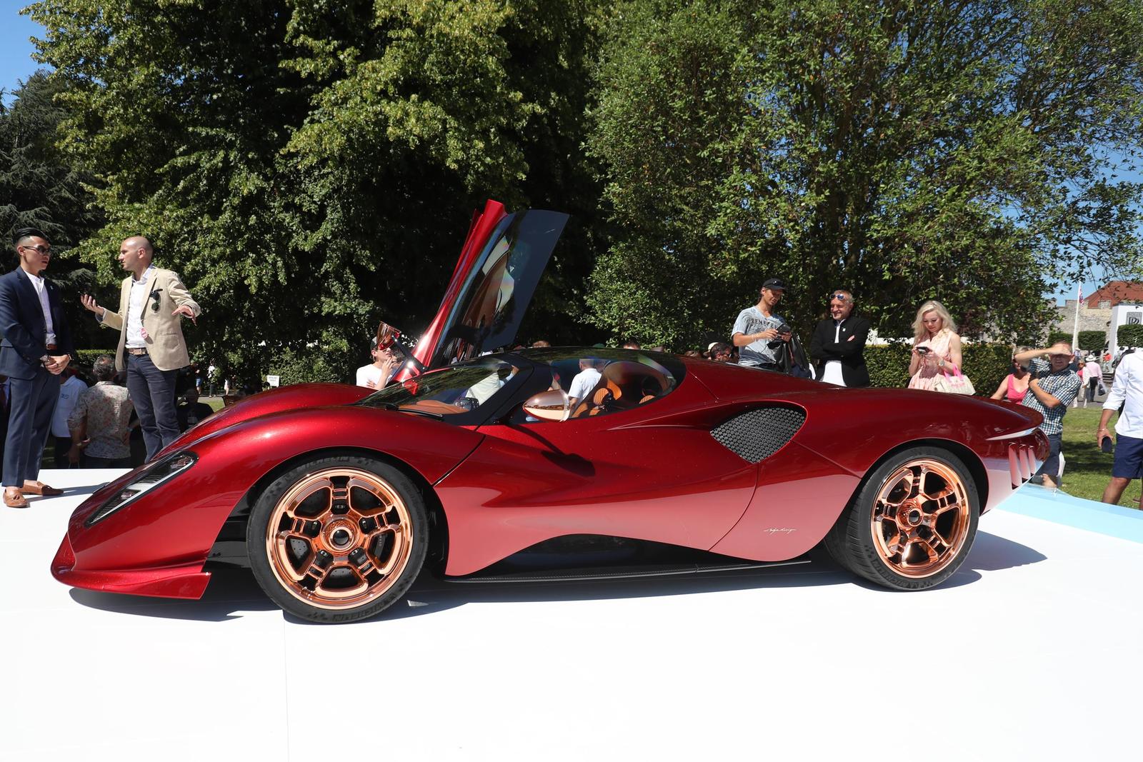 Автомобиль de tomaso