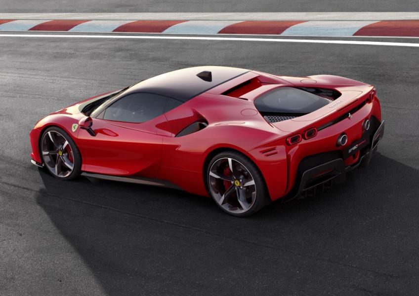 Ferrari_SF90_Stradale_3-960×600