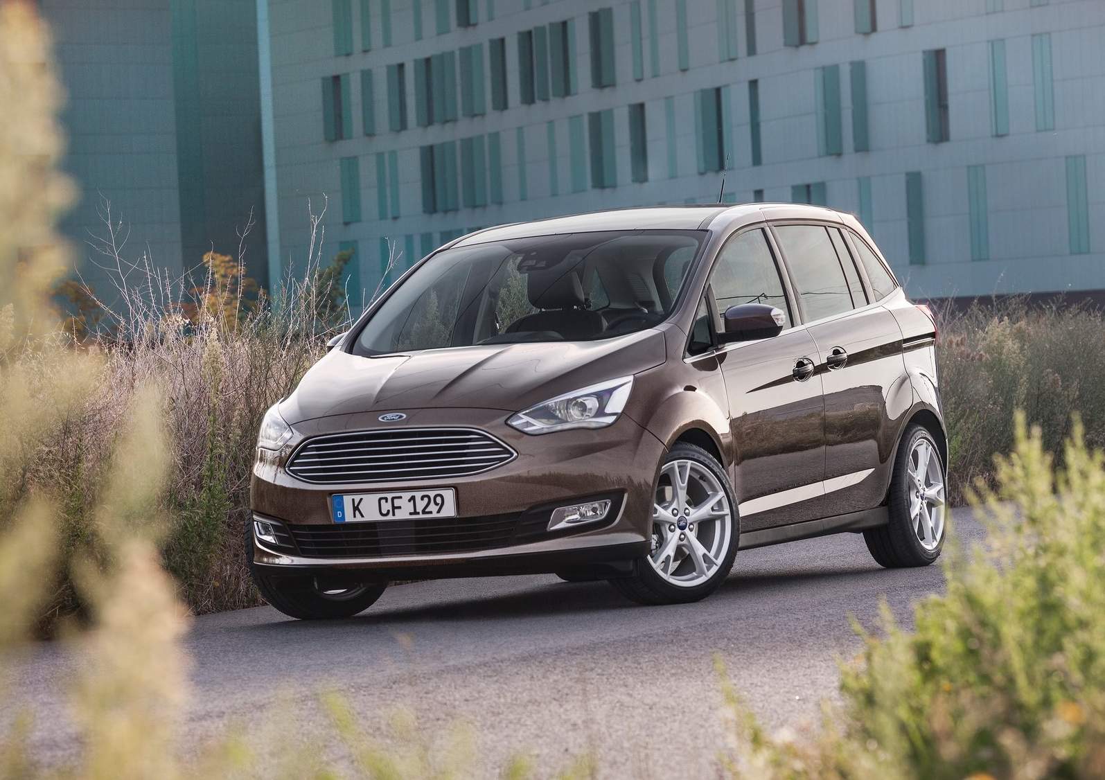 Ford-Grand_C-MAX-2015-1600-07