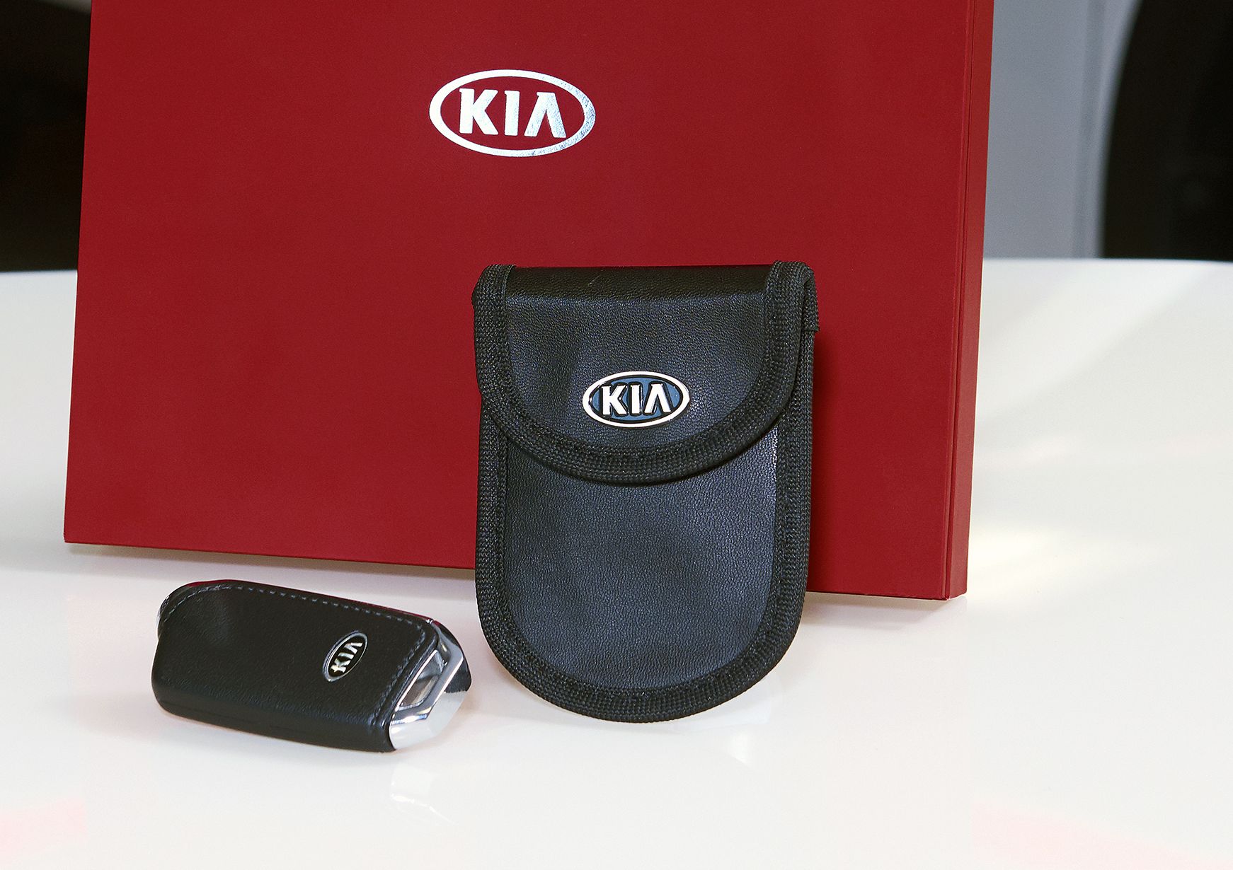 Kia17087_01_Faraday_Pouch-Product04_