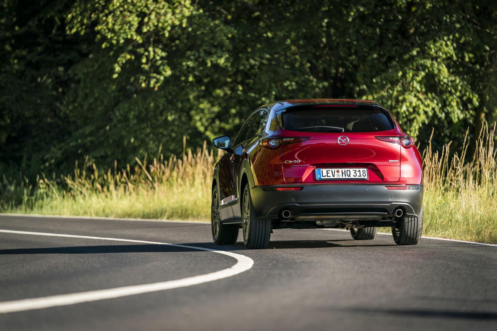 Mazda CX-30_Action_Soul Red Crystal_18