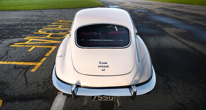 Patrice-Minol-1969-Jaguar-E-Type-Series-II-12-2000×1125
