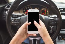 Telemóvel ao volante; saiba quantos metros conduz… às cegas!