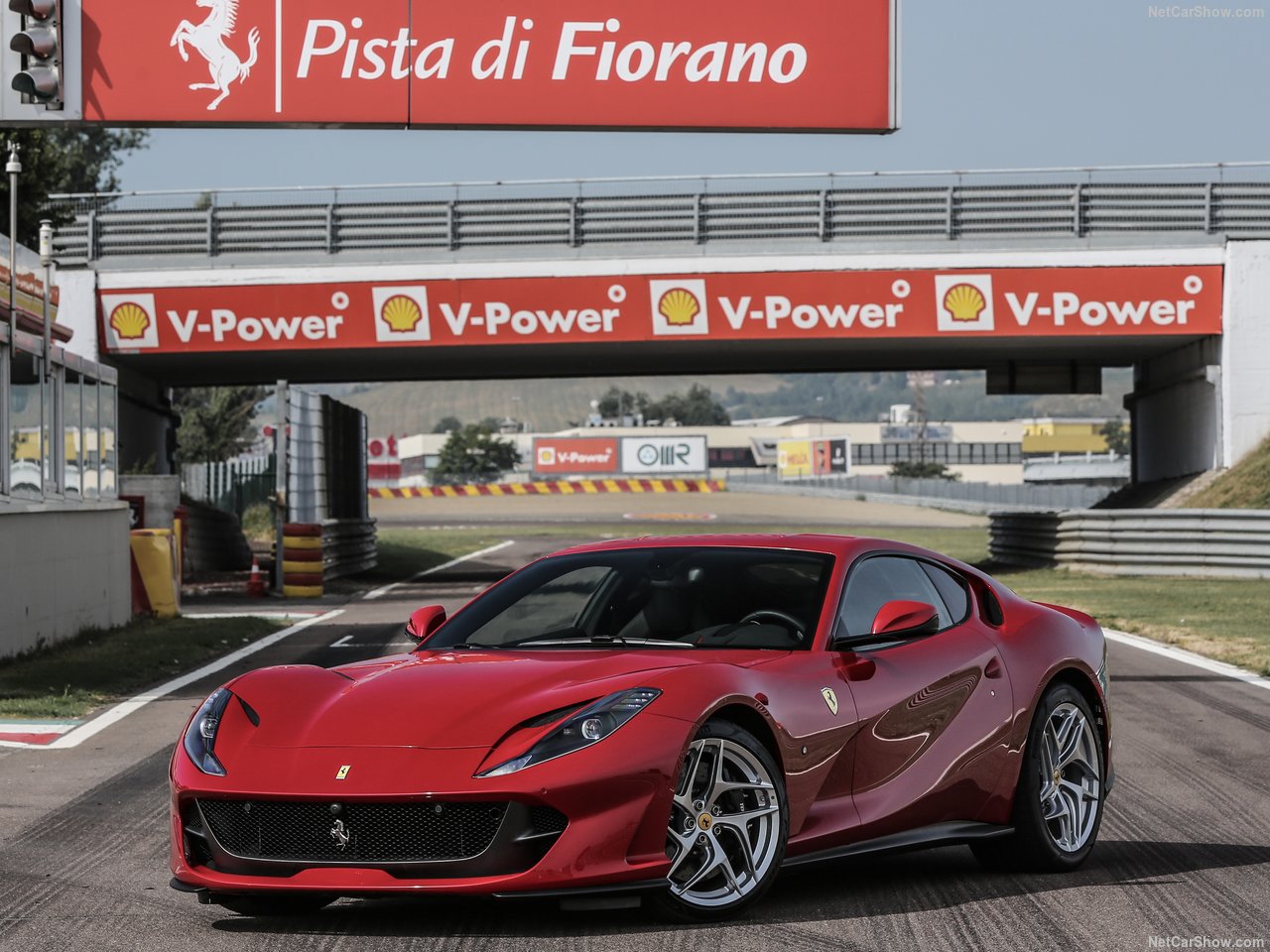 1 Ferrari-812_Superfast-2018-1280-04