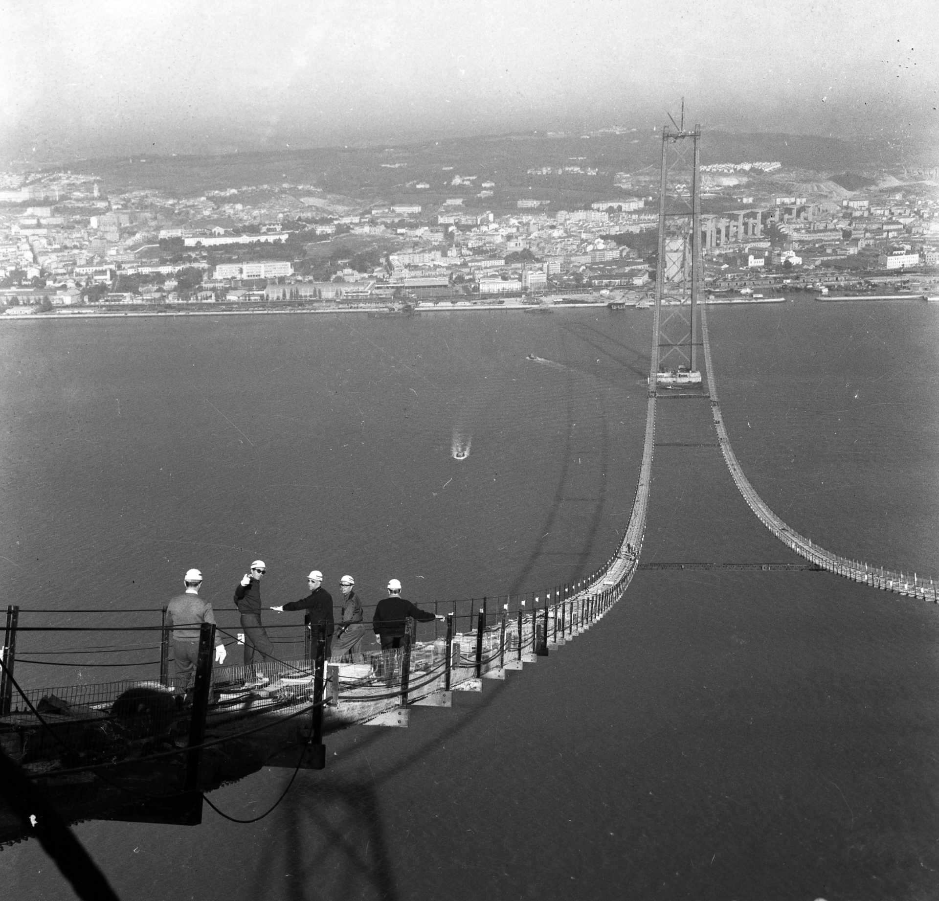 Ponte 25 de Abril