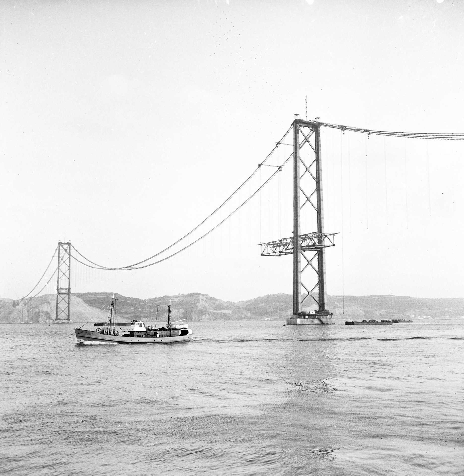 Ponte 25 de Abril