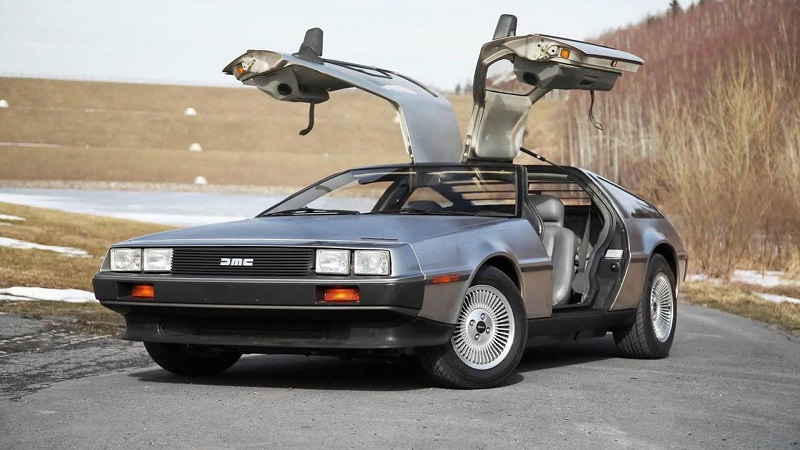 DeLorean-DMC-12