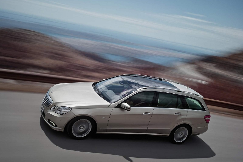 Mercedes-Benz-E-Class_Estate-2010-1600-1d