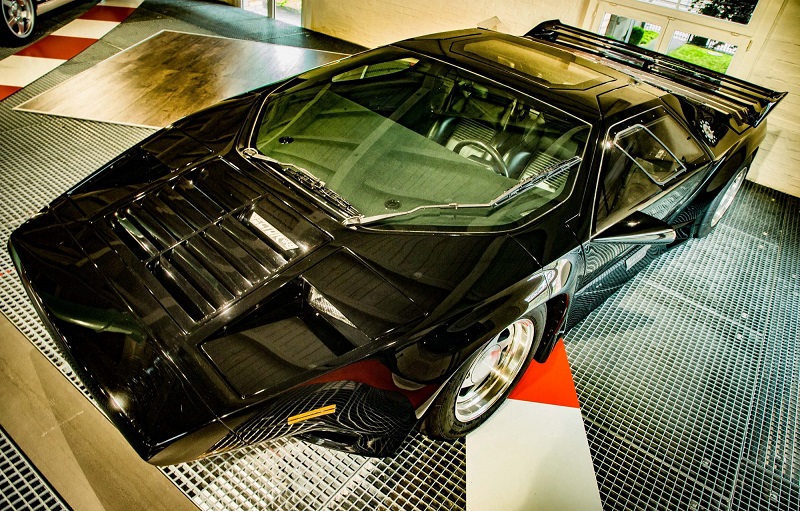 Robb-Pritchard-Autobau-visit-Switzerland-52-2000×1333