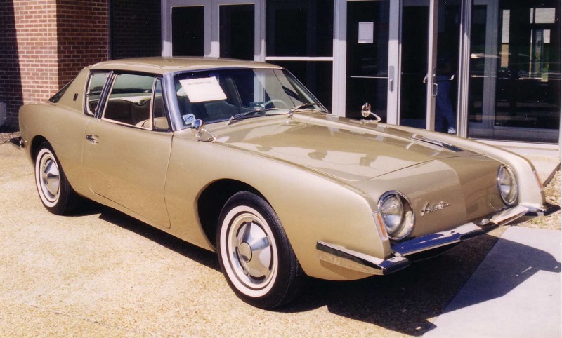 Studebaker-Avanti