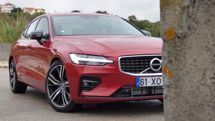 Volvo S60 T5 R Design (25)_