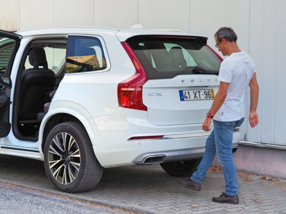 Volvo_XC90_105-560×420