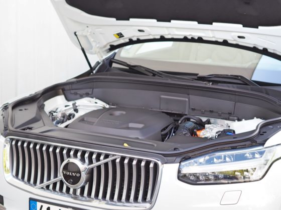 Volvo_XC90_109-560×420