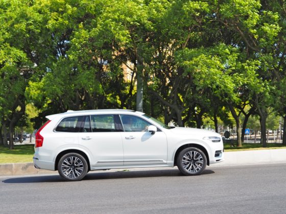 Volvo_XC90_70-560×420