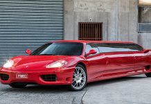 Ferrari transformado em limousine à venda no eBay