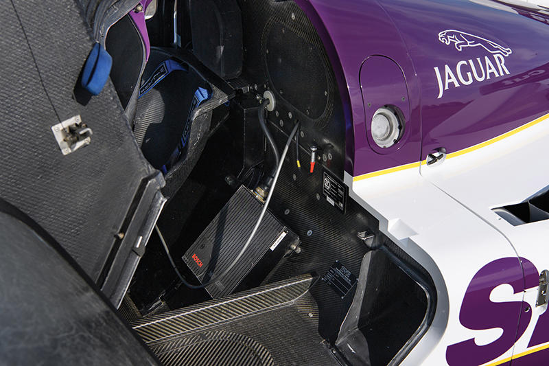 1989-Jaguar-XJR-11-_14