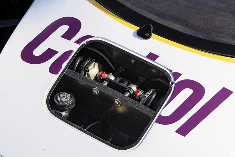 1989-Jaguar-XJR-11-_17