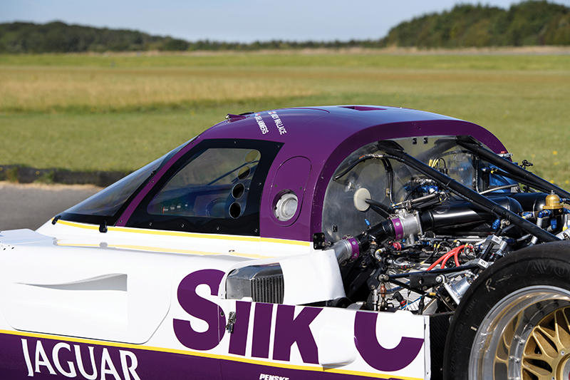 1989-Jaguar-XJR-11-_25