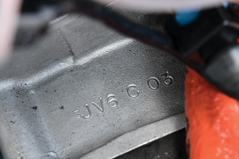1989-Jaguar-XJR-11-_28