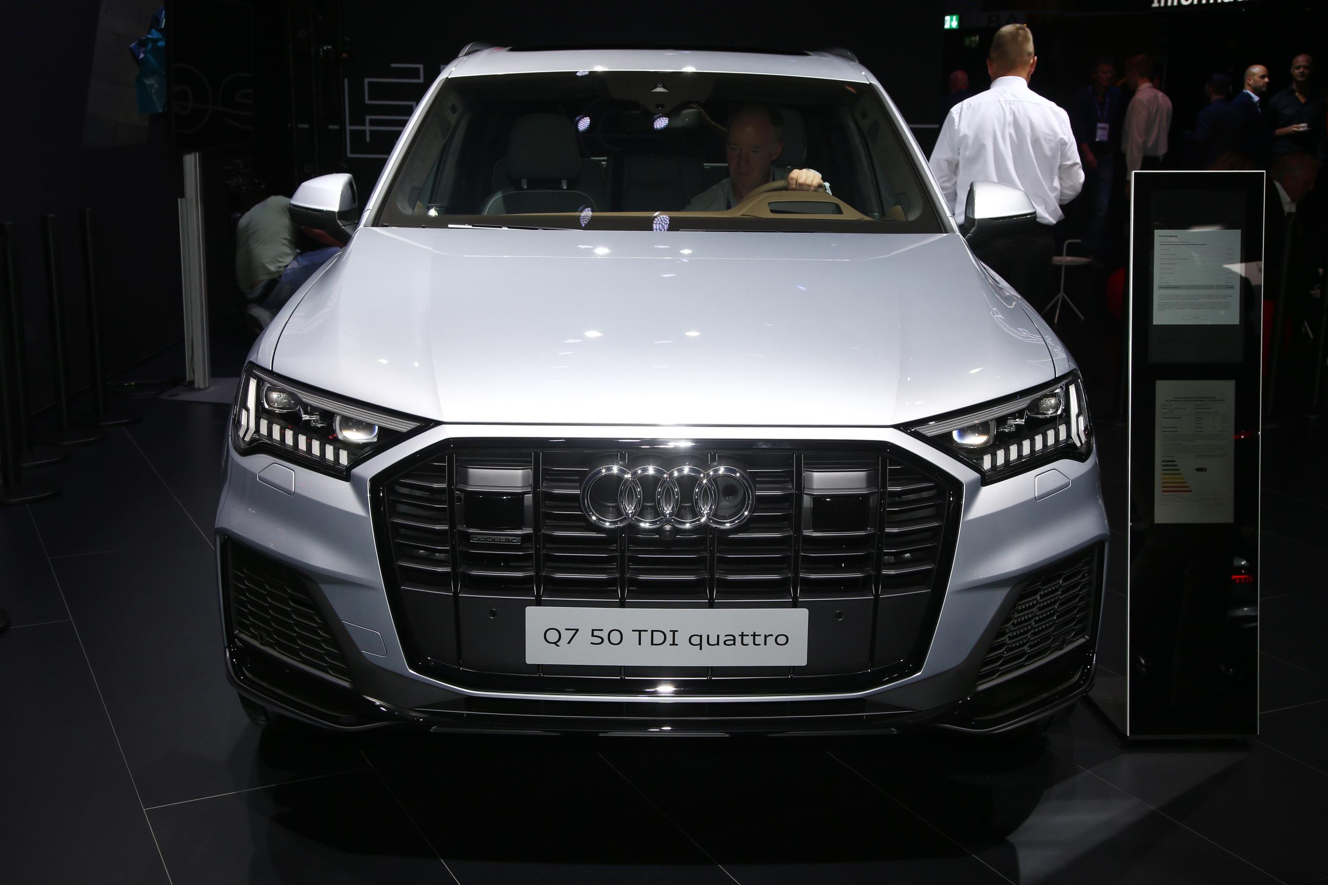 Audi Q7 (1)