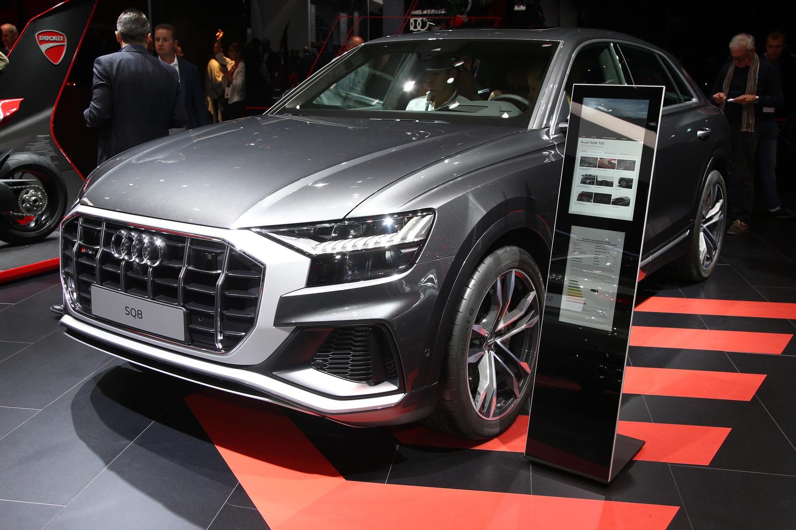 Audi SQ8 (2)