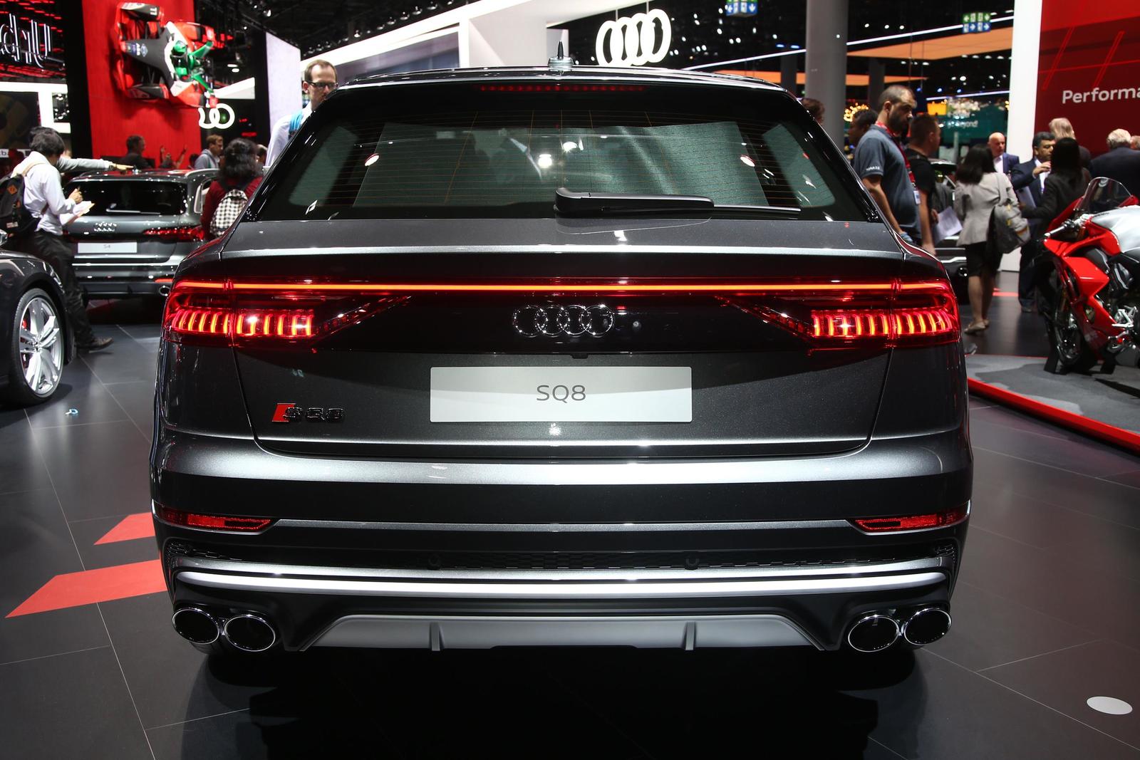 Audi SQ8 (4)