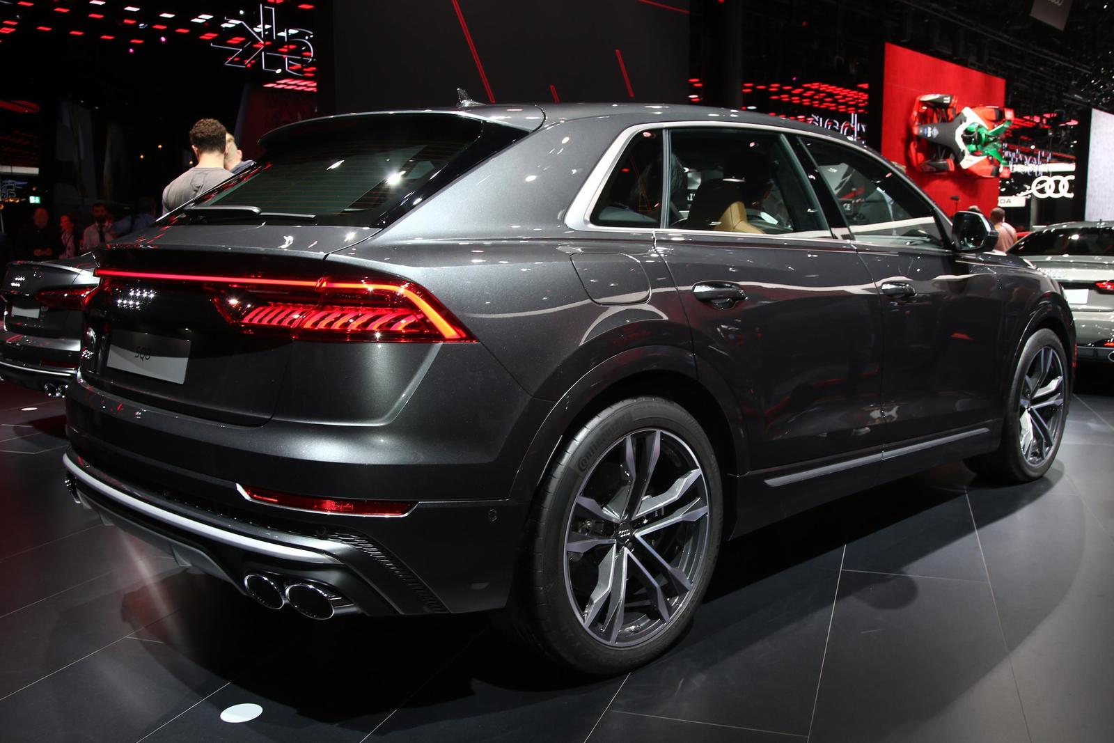 Audi SQ8 (5)