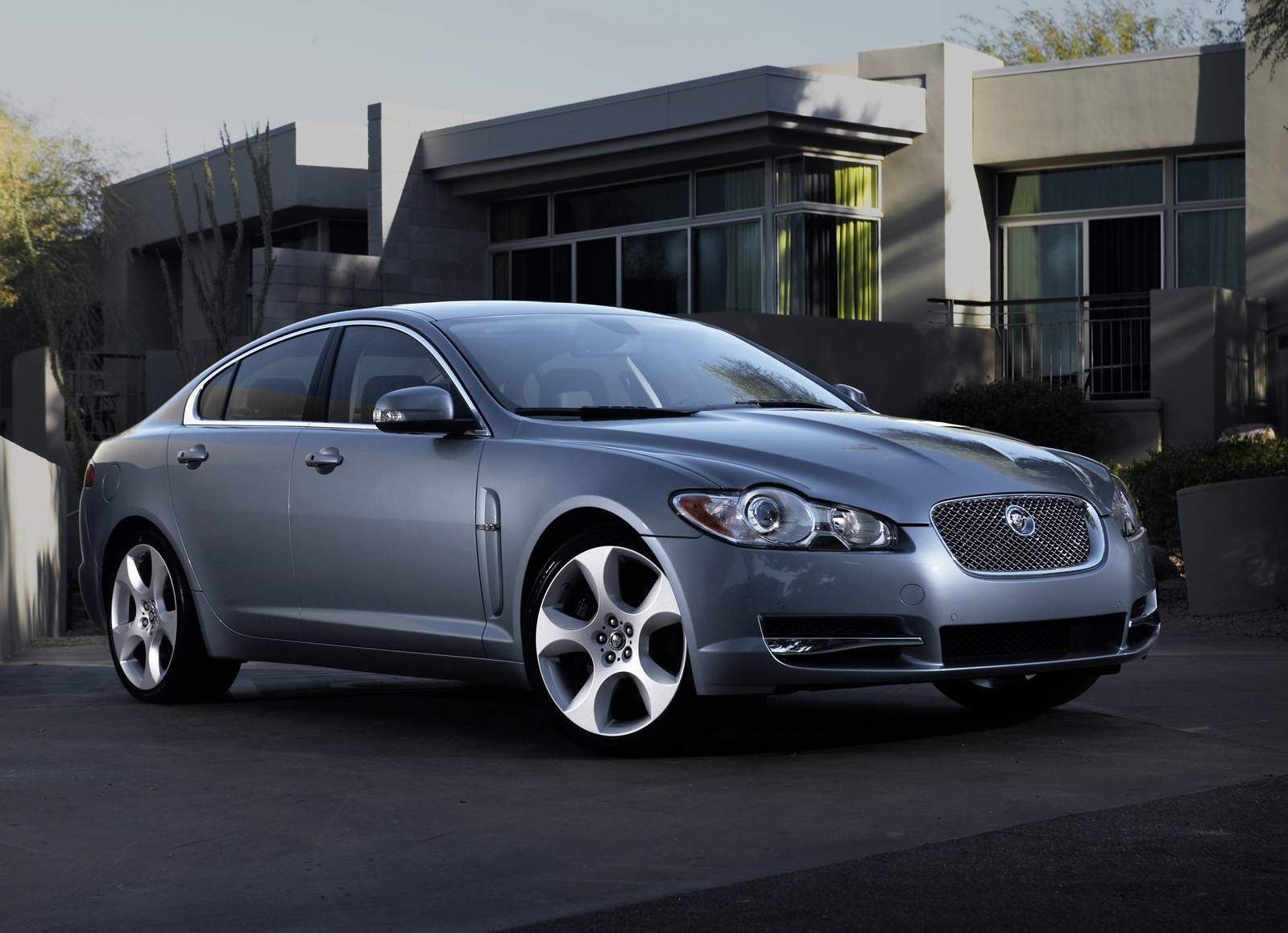 Jaguar-XF-2009-1600-04