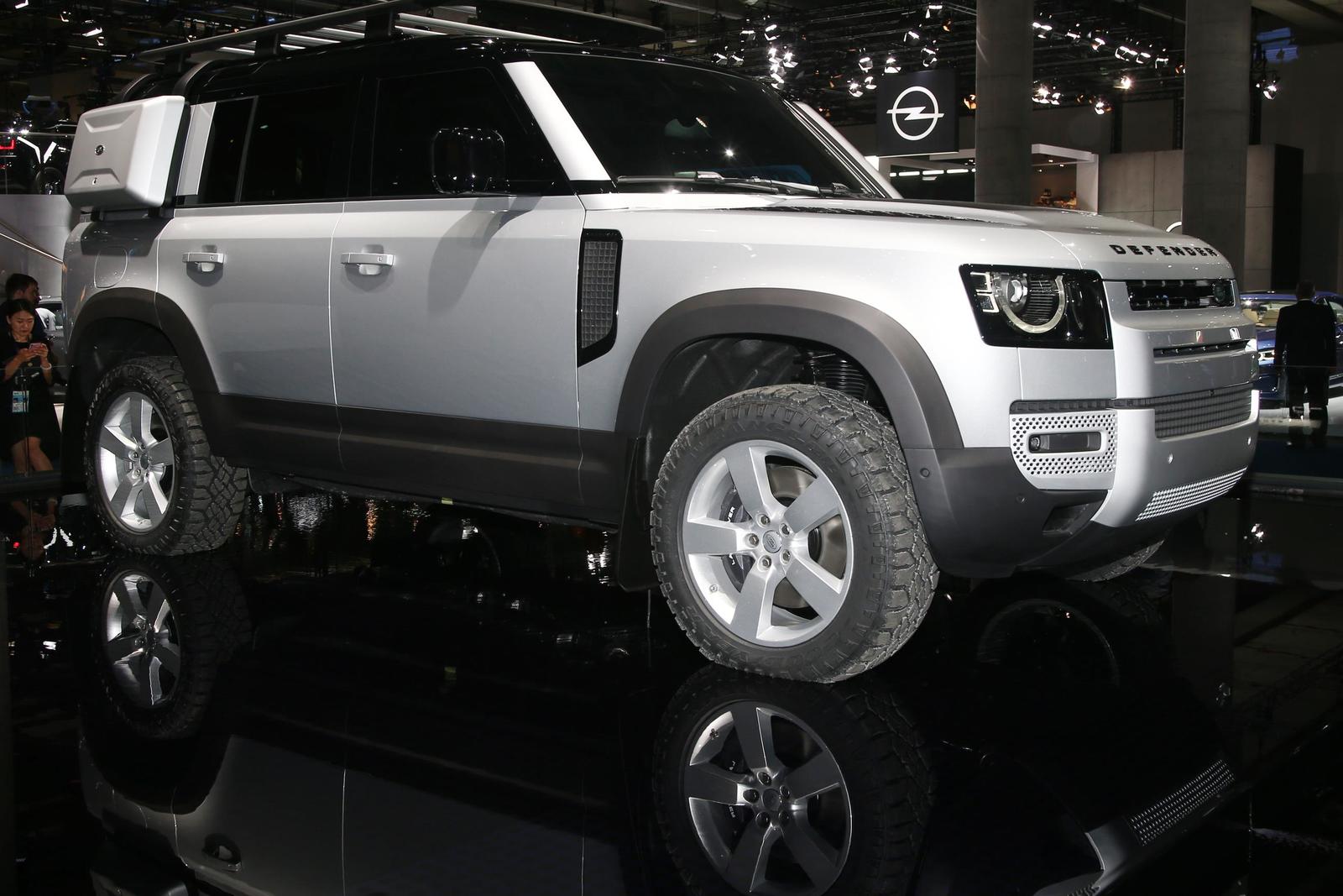 Land Rover Defender 2020 (6)