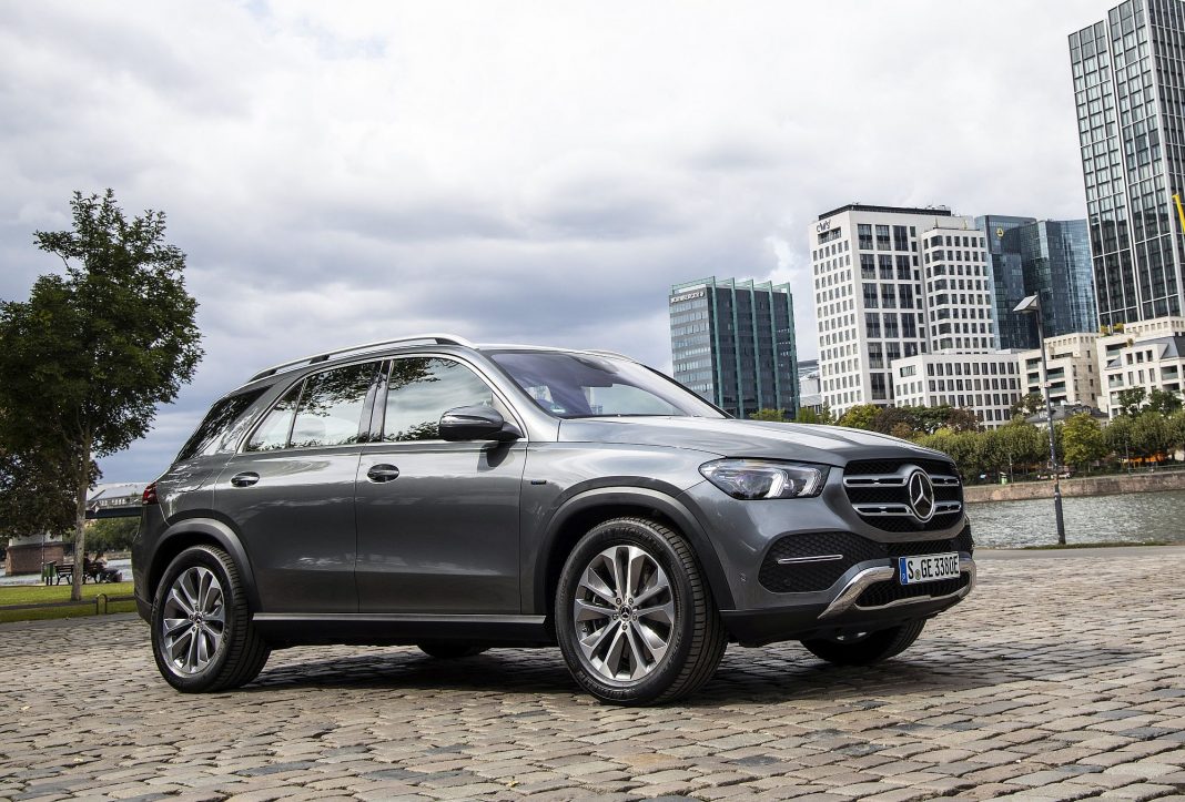 Mercedes-Benz GLE 350 de 4MATIC und GLC 300 e 4MATIC: Neue Plug-in-Hybride der dritten Generation: Der nächste Sprung bei der ReichweiteMercedes-Benz GLE 350 de 4MATIC and GLC 300 e 4MATIC: New third-generation plug-in hybrids: The next jump in operatin