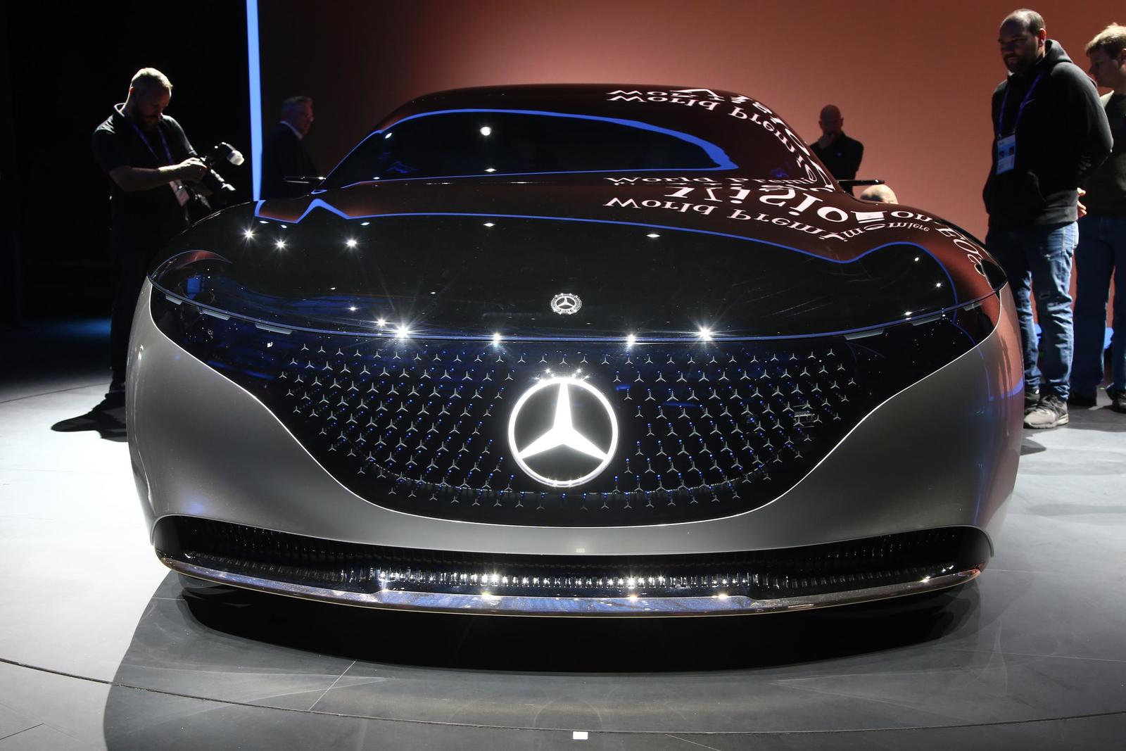 Mercedes EQS (2)