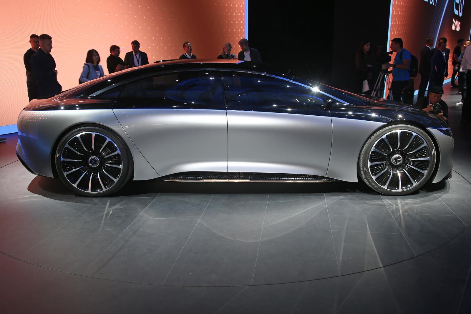 Mercedes EQS (9)