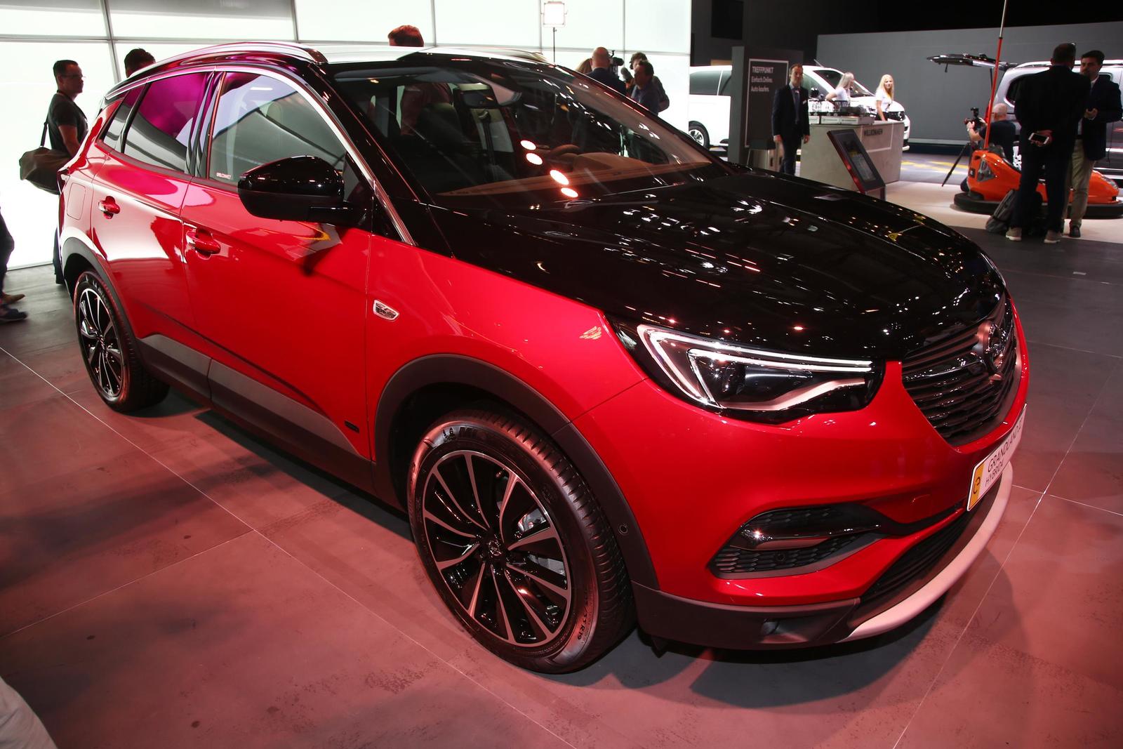 Opel Granland X (4)