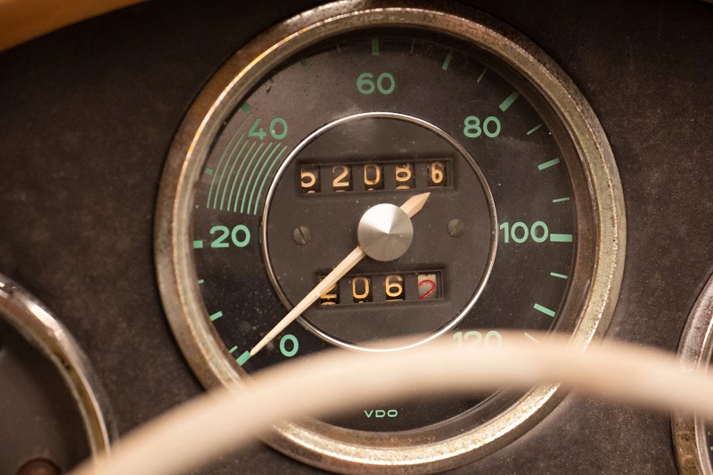 Porsche-Speedster-Speedometer