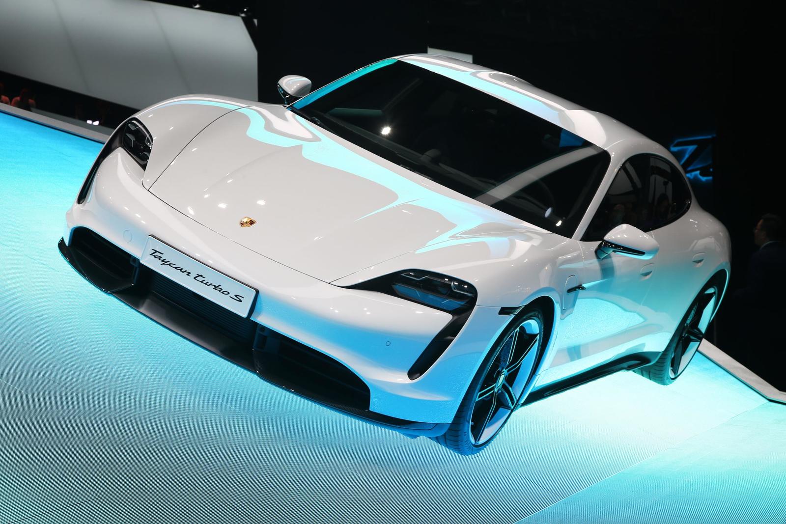 Porsche Taycan 2020 (2)