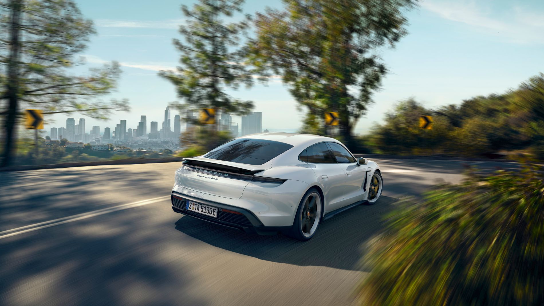 Porsche Taycan oficiais 2019 (17)