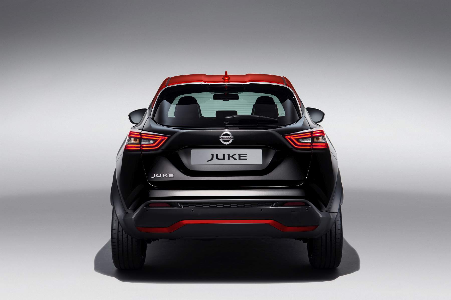 Sep. 3 – 6pm CET – New Nissan JUKE Unveil Black Static Studio – 2