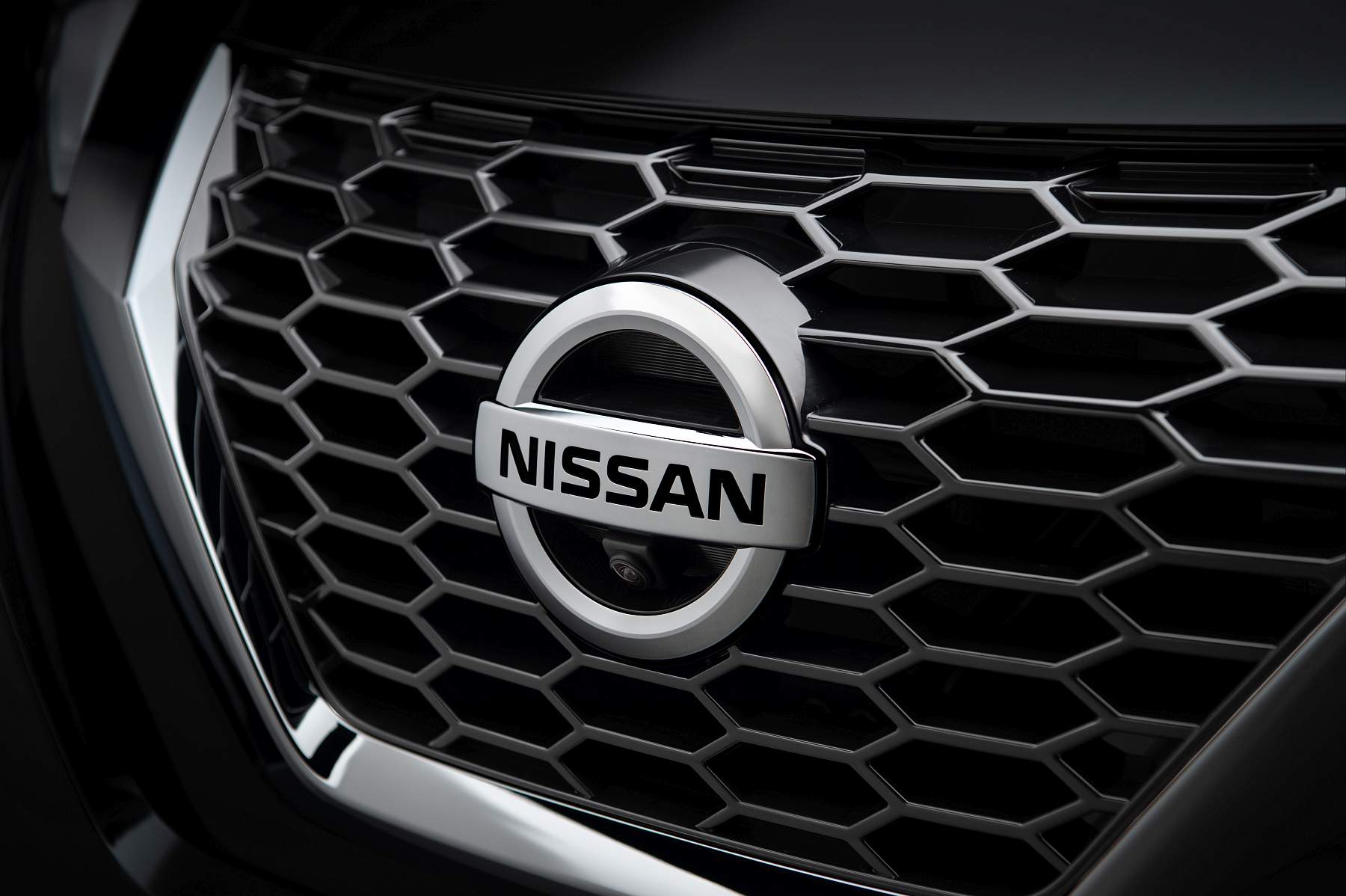 Sep. 3 – 6pm CET – New Nissan JUKE Unveil Black Static Studio – 6