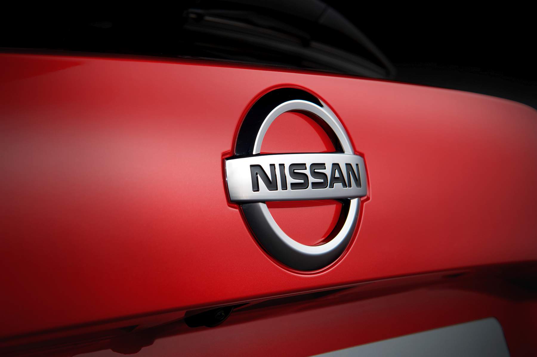 Sep. 3 – 6pm CET – New Nissan JUKE Unveil Red Static Studio – 17