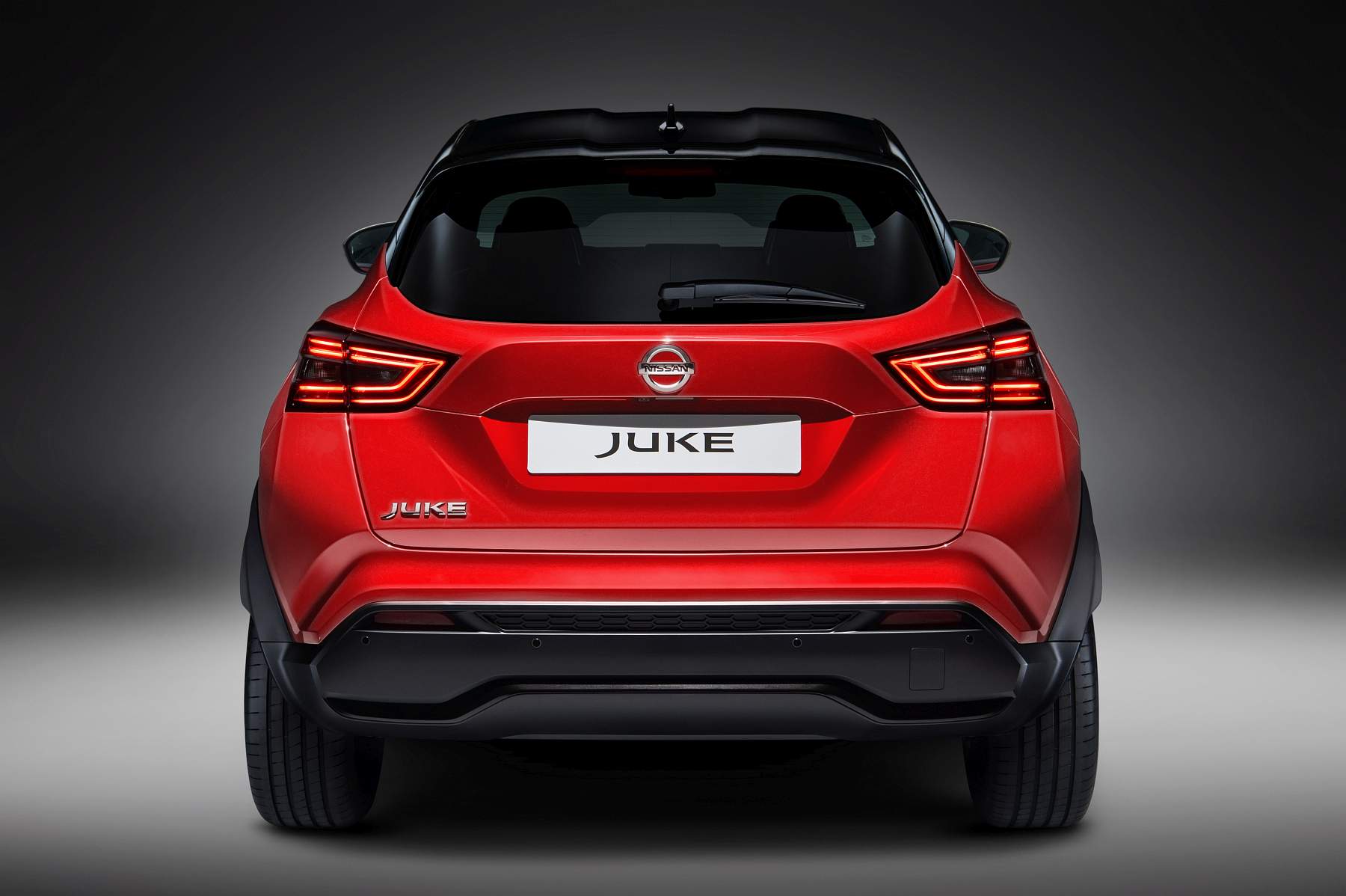 Sep. 3 – 6pm CET – New Nissan JUKE Unveil Red Static Studio – 2