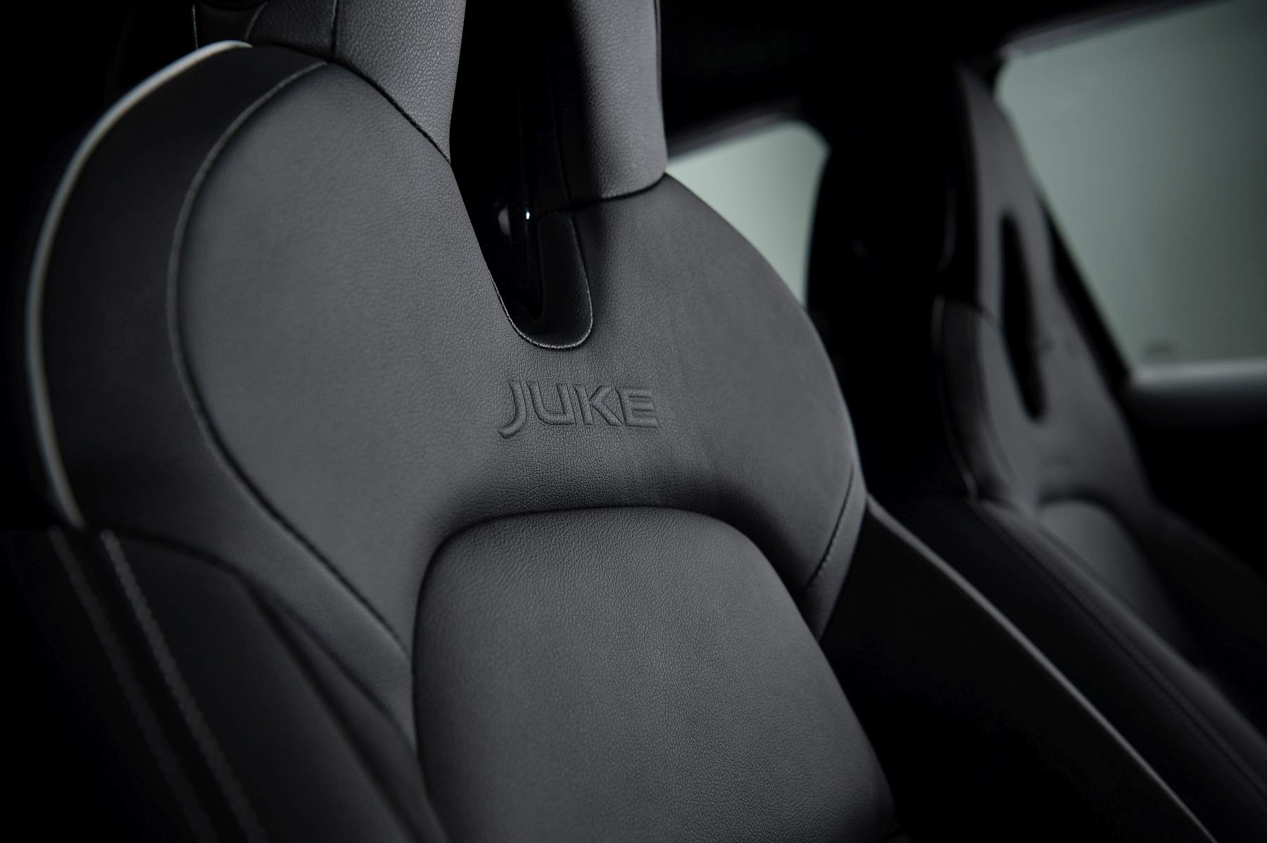 Sep. 3 – 6pm CET – New Nissan JUKE Unveil Red Static Studio – 7