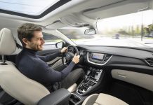 Adote a posição de condução perfeita seguindo estes passos