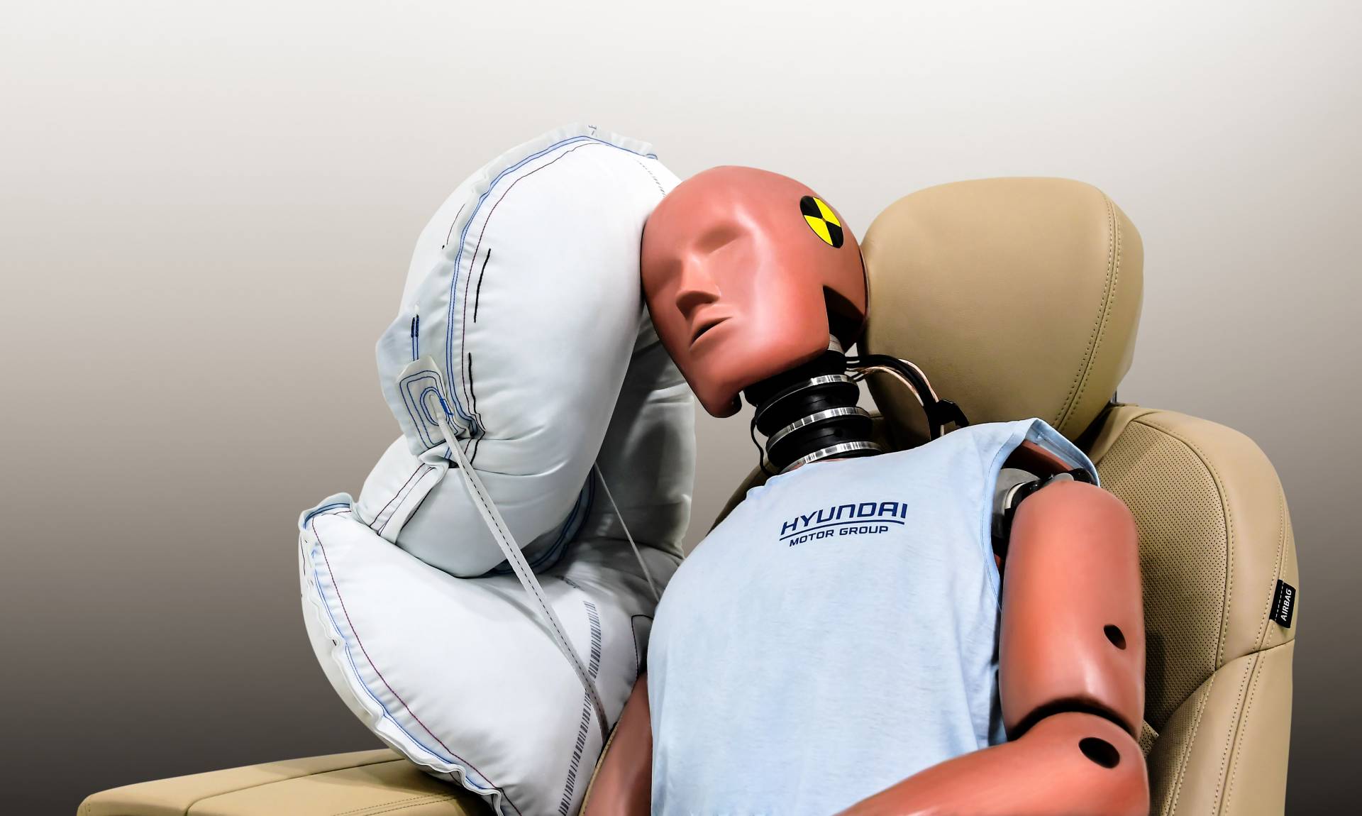 Aí está o airbag que evita colisão entre ocupantes